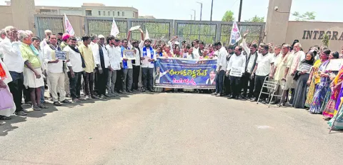 పెన్షన్‌ పెంచే వరకు వదలం 