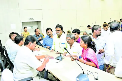 సమస్యలు  పరిష్కరించండి