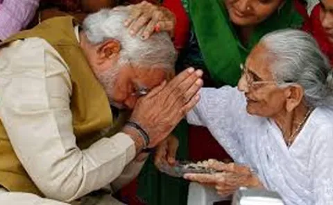 PM Modi to Perform Pind dan for Late Mother
