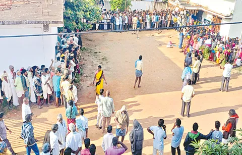Distribution of urea at farmer forums