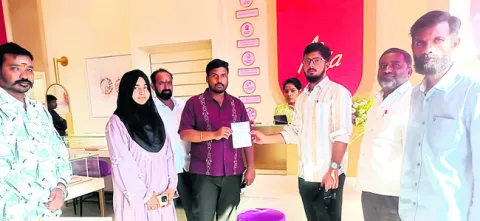 అనుమతి లేని ఫ్లెక్సీలు తొలగింపు