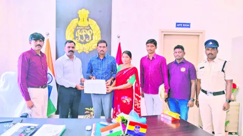 ఆన్‌లైన్‌లో పెట్టుబడులు పెట్టొద్దు 