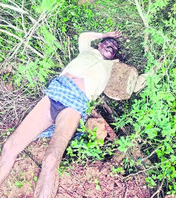 చెముడుగుంటలో వ్యక్తి దారుణ హత్య