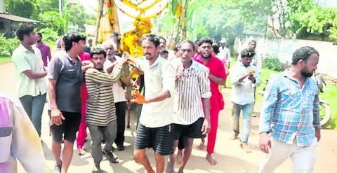 తోడపెద్దుకు కన్నీటి వీడ్కోలు
