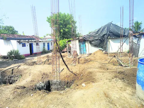 ‘ఇందిరమ్మ’కు ఉపాధిహామీ