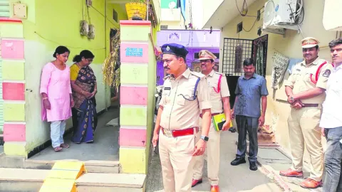 శుభకార్యానికి వెళ్లొచ్చేసరికి ఇంట్లో చోరీ.. 
