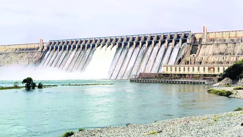 గరిష్టస్థాయి వద్ద నిలకడగా సాగర్‌ నీటిమట్టం