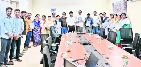 ట్రిపుల్‌ఐటీలో ‘ప్రజ్ఞ’ మాసపత్రిక ఆవిష్కరణ 