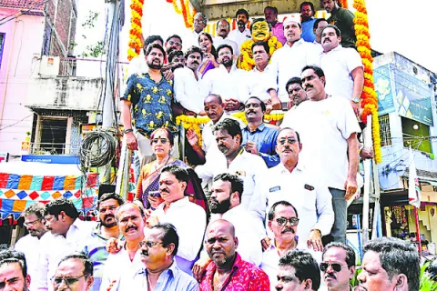 జక్కంపూడి రామ్మోహనరావుకు ఘన నివాళి