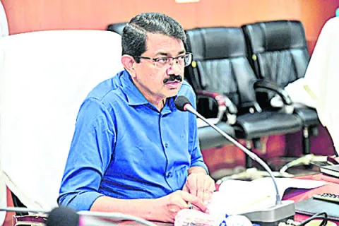బాణసంచా విక్రయాలపై కఠిన చర్యలు