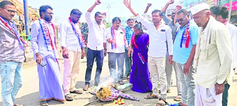 రిజర్వేషన్లు అమలయ్యే వరకు పోరాటం