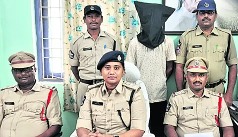 తండ్రిని చంపిన కేసులో తనయుడి అరెస్టు