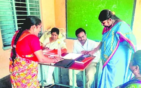 చిన్నారుల హాజరు శాతం పెంచాలి 
