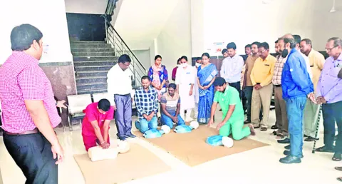 రైల్వే కార్మికులకు మెరుగైన వైద్యం 