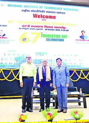 నిట్‌ విద్యార్థులు ఆదర్శంగా నిలవాలి