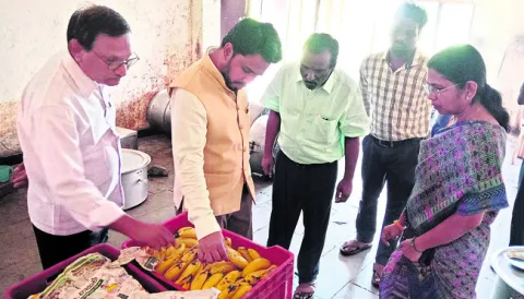 గురుకులాల్లో వసతులు మెరుగుపరచాలి 
