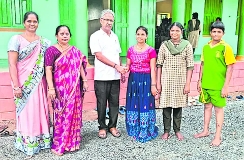 రాష్ట్ర స్థాయి పోటీలకు కారంచేడు విద్యార్థులు 