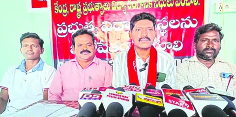 అగ్ని ప్రమాద బాధిత కుటుంబాలను ఆదుకోవాలి 