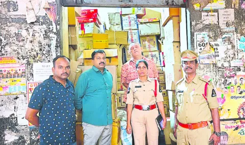 బాణాసంచా అక్రమ నిల్వలపై టాస్క్‌ఫోర్స్‌ కన్ను 