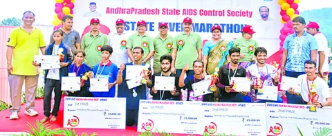 యువతకు హెచ్‌ఐవీపై  అవగాహన అవసరం 
