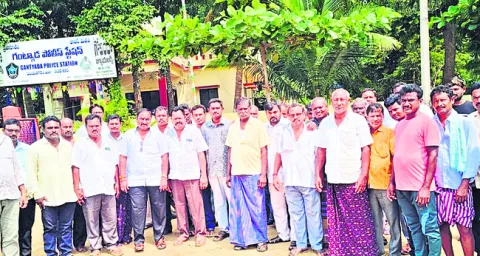 చేపల దొంగలపై చర్యలు తీసుకోవాలి