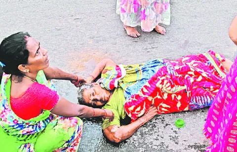 రోడ్డు ప్రమాదంలో  వృద్ధురాలి దుర్మరణం