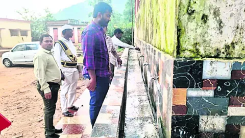 విద్య, ఆరోగ్యం పట్ల దృష్టి సారించాలి
