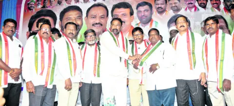 బీసీలకు 42 శాతం రిజర్వేషన్లు అమలు చేస్తాం