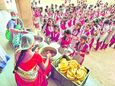 సర్కారు బడుల్లో అల్పాహారం