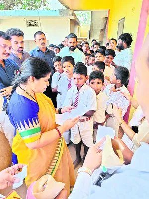 విద్యార్థులు ఇష్టపడి చదవాలి