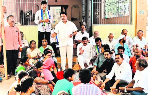 పేద విద్యార్థులకు వైద్య విద్య దూరం 