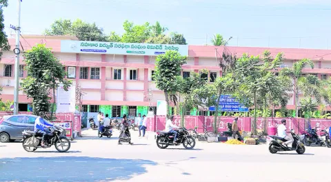 ‘సెస్‌’ పాలకవర్గంలో చీలిక