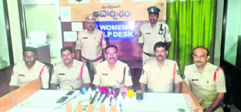 రౌడీషీటర్‌ హత్యకేసులో కొత్తకోణం 