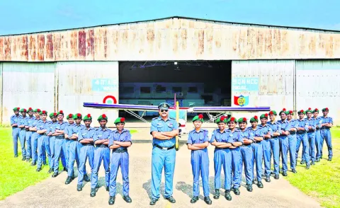 మైక్రోలైట్‌ విమానంలో ఎయిర్‌వింగ్‌ శిక్షణ