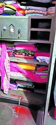 ముగతి పేటలో చోరీ 
