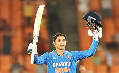 Smriti Mandhana completed 1000 runs in a Calendar year in Women's ODIs7