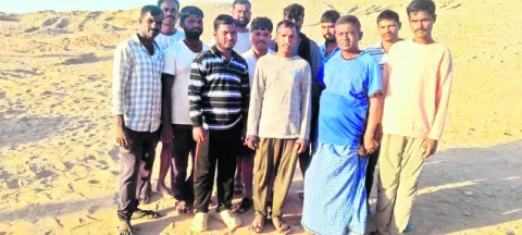 వలస కార్మికుల ఆకలి కేకలు