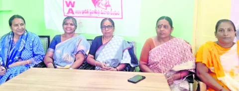 మహిళా చట్టాల అమలులో ప్రభుత్వాలు విఫలం 