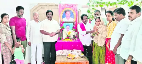 ఇట్టమళ్ల ఏసోబ్‌ మృతి పార్టీకి తీరనిలోటు