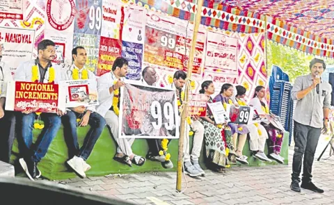 PHC doctors relay hunger strike enters 8 day in Andhra Pradesh