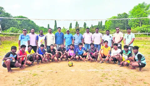 జోనల్‌స్థాయి పోటీలకు 12 మంది ఎంపిక

