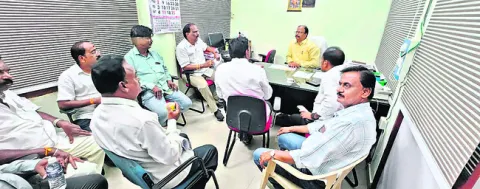 టీడీపీ నేత బద్రీ ఆగ్రహం 