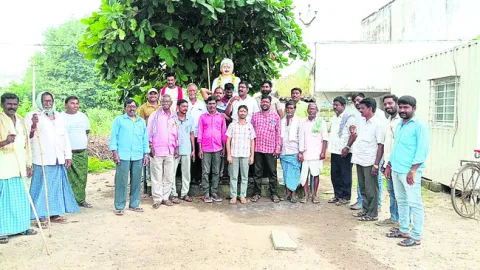 వ్యక్తి పేరుతో ఊరు.. వంశమంతా ఒకటే తీరు