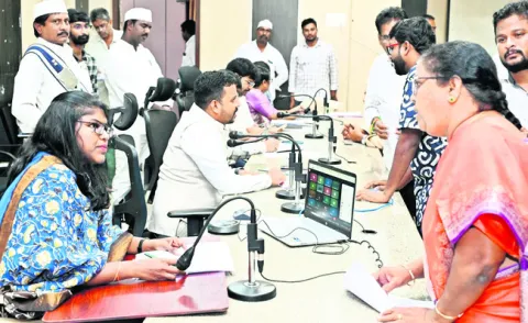 ప్రతి అర్జీకీ  పరిష్కారం చూపాలి 