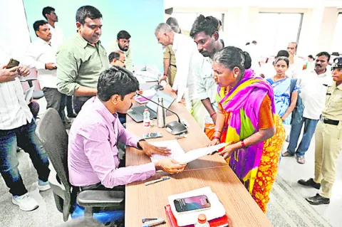ఎరువుల కొరత లేకుండా చూడాలి