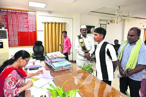 ప్రజావాణి దరఖాస్తులు త్వరగా పరిష్కరించాలి