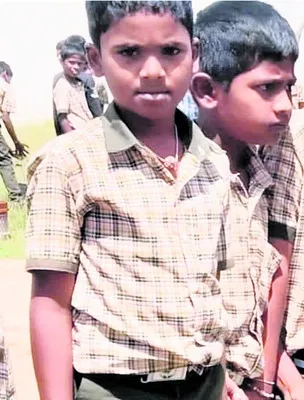 హాస్టల్‌ నుంచి వెళ్లి తిరిగి వచ్చిన విద్యార్థులు