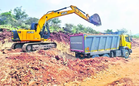 గుట్టను కరిగిస్తున్న ‘తమ్ముళ్లు’ 