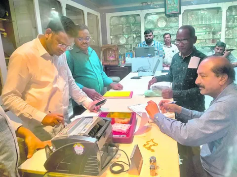 నిబంధనలు పాటించకుంటే చర్యలు