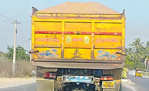 Centralized system for sand transport vehicles
